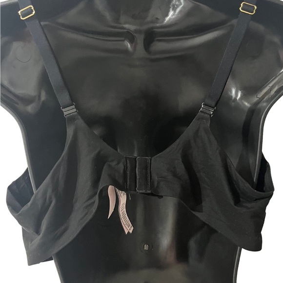 Victoria's Secret Wireless Bra - Picture 2 of 6